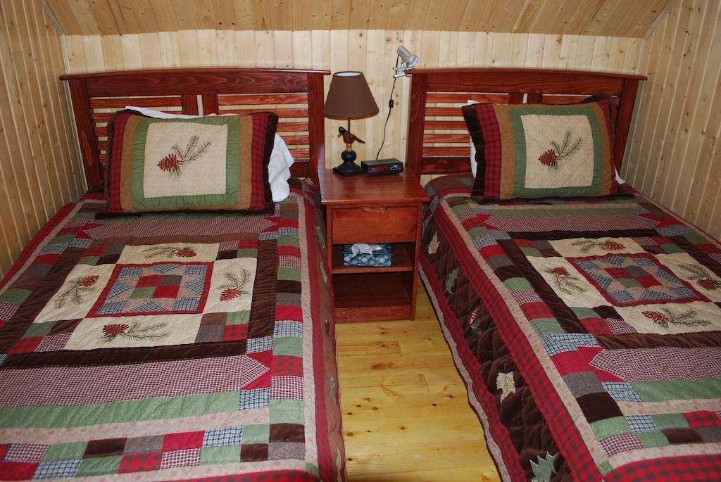 Auberge de la Rivière Matapédia - Matapédia River Lodge Routhierville Chambre photo