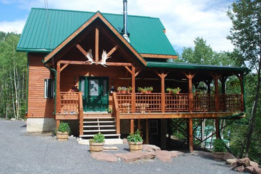 Auberge de la Rivière Matapédia - Matapédia River Lodge Routhierville Extérieur photo
