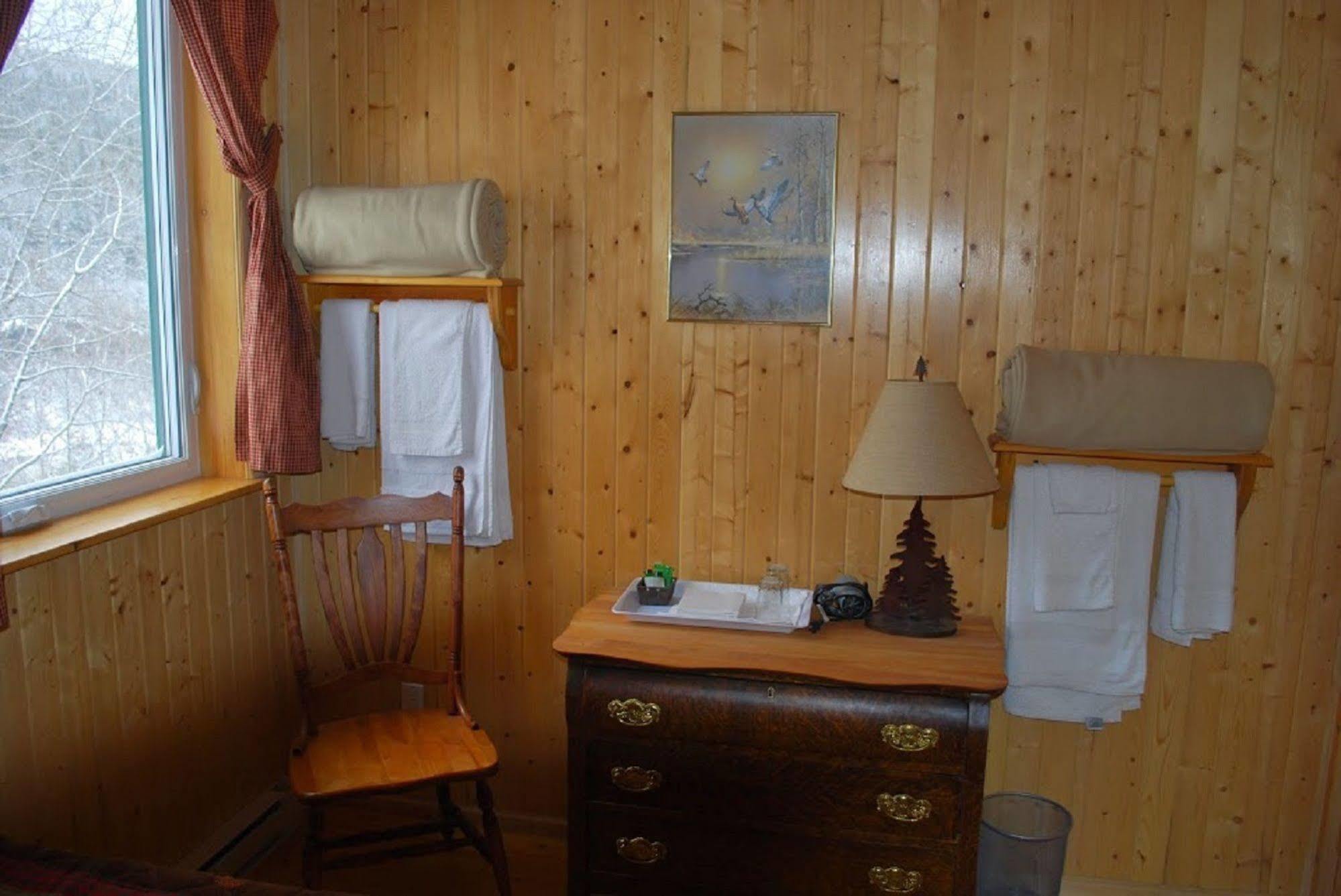 Auberge de la Rivière Matapédia - Matapédia River Lodge Routhierville Extérieur photo